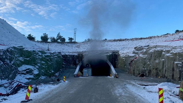 Brannen i Haramsfjordtunnelen blir etterforsket av politiet 