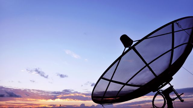 Russland vurderer å straffe brukere av vestlig satellittbredbånd