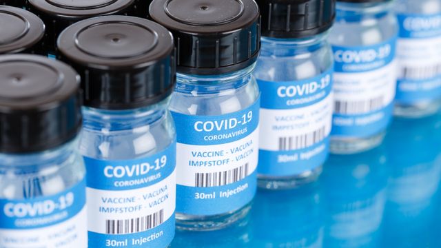 EU-forslag om vaksinepass klart – skal gjøre det lettere å reise i Europa