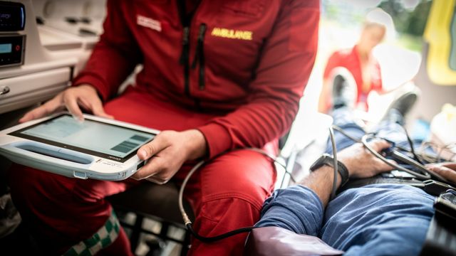 Norsk IT-selskap vil gi danske sykebiler nye elektroniske pasientjournaler