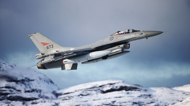 F-16 har igjen ni måneder i Norge: Nå skal de første flyene klargjøres for salg