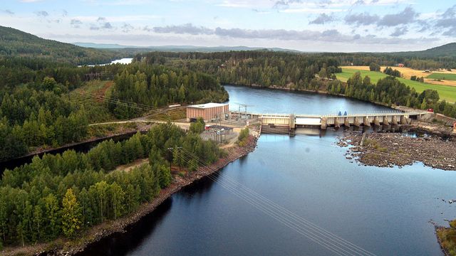 Batterier fra Volvos hybridbiler settes inn i svensk vannkraftverk