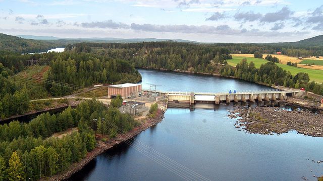 Batterier fra Volvos hybridbiler settes inn i svensk vannkraftverk