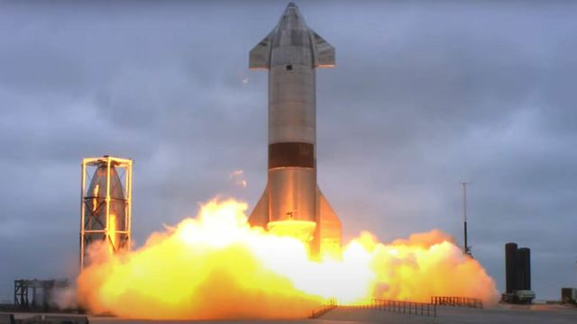 På femte forsøk greide Space X å lande Mars-raketten uten at den eksploderte