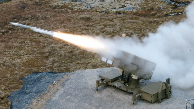 Raytheon har vært på norgesbesøk og skutt luftvernmissilet som skal gjøre Nasams mer slagkraftig