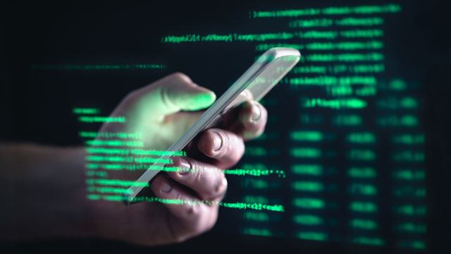 Eksperter på datasikkerhet: Mobiler kan ha blitt hacket i flere tiår