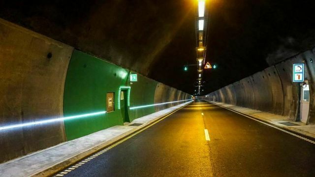 Tre tunneler på E6 langs Mjøsa får nye evakueringslys
