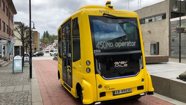 Her kjører verdens første førerløse rutebuss gjennom Kongsberg