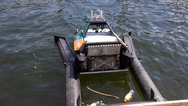 Modifisert forskningsdrone skal samle søppel i sjøen