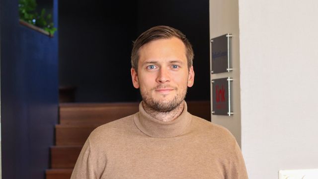 Bugnende hyller gir klimatrøbbel. Denne norske bedriften har utviklet en løsning