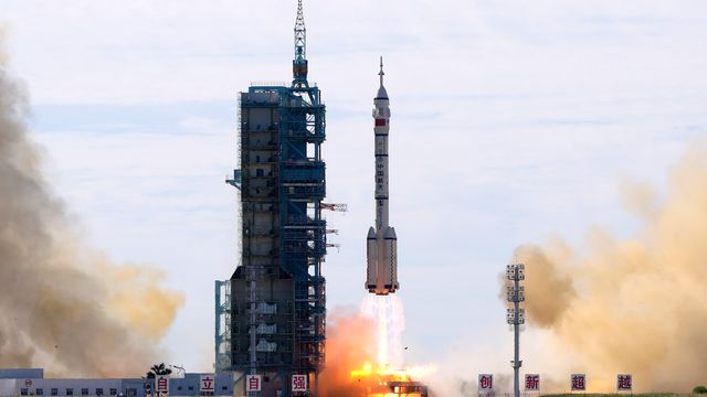 Kinesiske astronauter fremme ved romstasjon