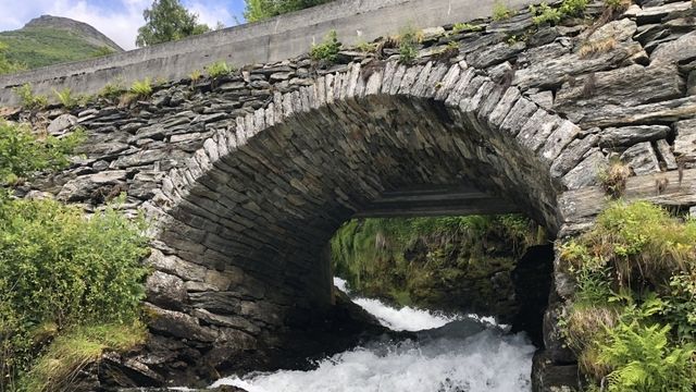 140 år gamle steinhvelvsbruer i Geiranger skal forsterkes