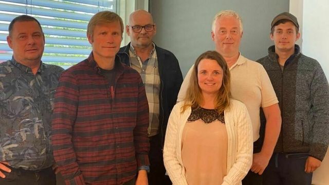 Disse to lokale entreprenørene i Finnmark har signert driftskontrakter