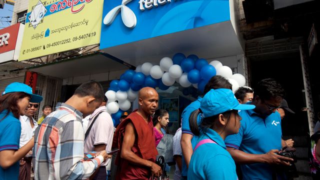 Derfor måtte Telenor selge seg ut av Myanmar