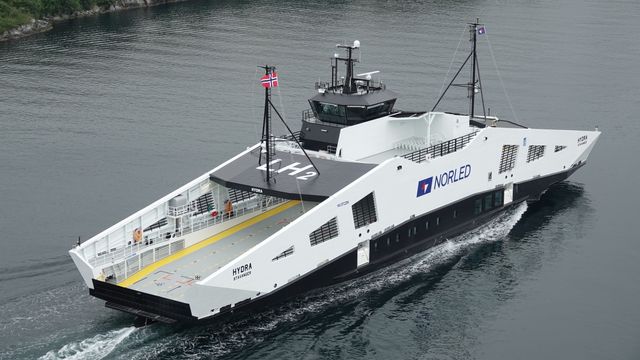 Hydrogenferge kåret til Årets skip 2021