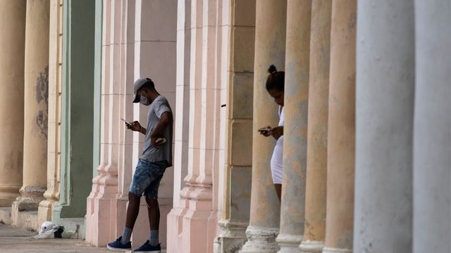 Cuba åpner mobilnettet, men ikke sosiale medier