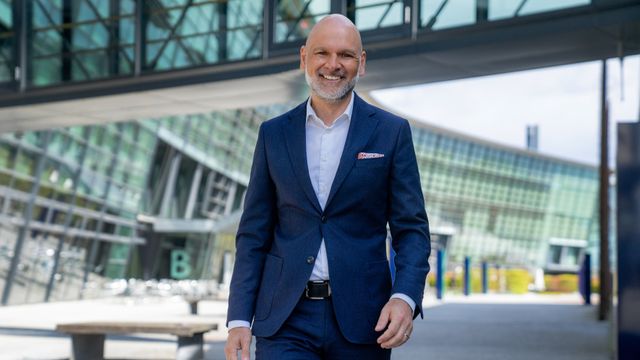Tietoevry snudde fra underskudd til lønnsomhet: Kuttet mange jobber i april, nå leter de igjen etter folk