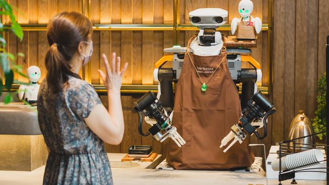 Tokyo: Robotservitører skal få flere i arbeid