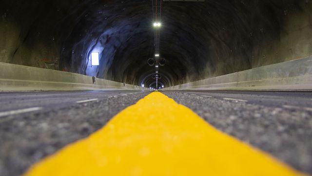 Statens vegvesen må gjennomgå sikringsrutinene for veitunnelene