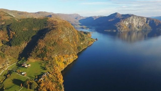 Full krangel om verdifullt mineral i Engebøfjellet