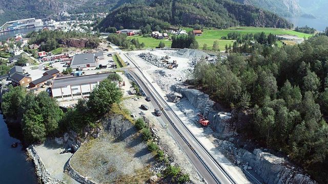 Førde-firma lavest i pris på å bygge ferdig fylkesvei 614 Breivika-Svelgen