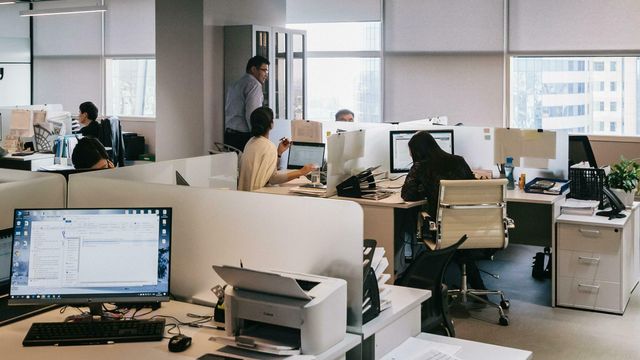 3 trekk viser at vi alle er skapt for å bli forstyrret i kontorlandskap