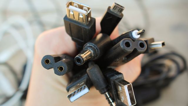 Storbritannia har ikke planer om å følge EUs påbud om USB-C