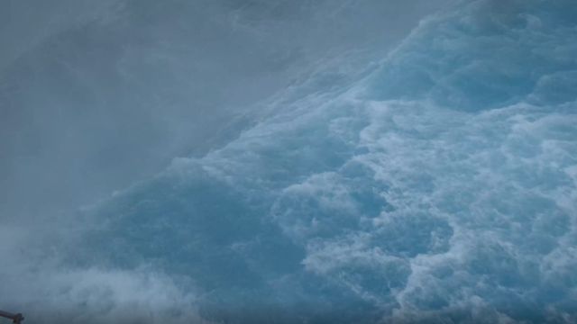 Sjødrone filmet kategori 4-orkan fra innsiden