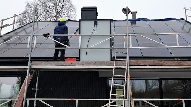 Rapport: Kan få 27 PWh solenergi fra hustak – nok til å dekke hele verdens strømforbruk
