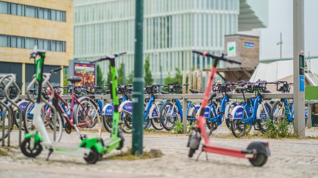 Kommunen: 5 av 12 utleiere i Oslo har for mange elsparkesykler