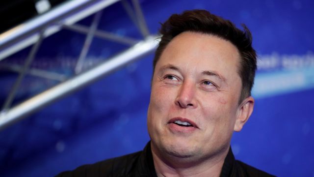 Elon Musk spurte Twitter om han skulle selge Tesla-aksjer for 180 milliarder kroner, men fikk kanskje ikke svaret han ønsket seg
