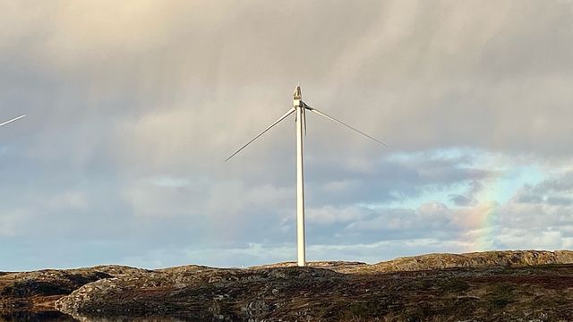 76 meter langt turbinblad deiset i bakken – kan ikke si hvor utbredt turbinen er i Norge
