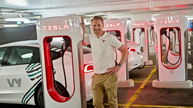 Supercharger-nettverket åpner snart: – Viktig del av utviklingen av Norges hurtiglader-kapasitet, sier Tesla