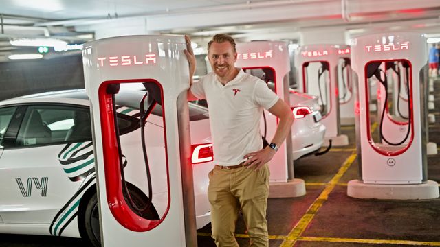 Supercharger-nettverket åpner snart: – Viktig del av utviklingen av Norges hurtiglader-kapasitet, sier Tesla