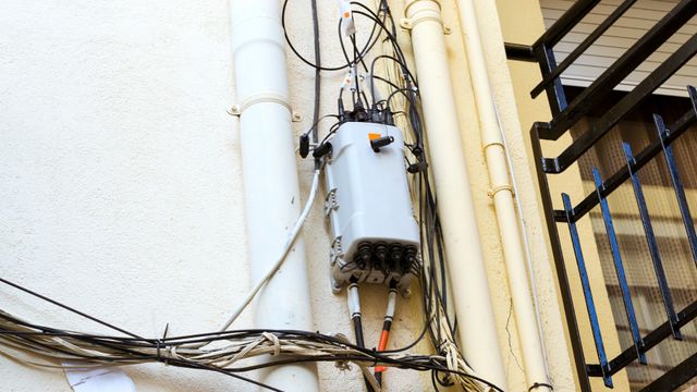 Mann satte fyr på nettkabler i frustrasjon over tregt internett på kafé i Kina