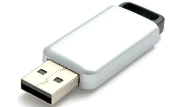 Sprer skadevare ved å sende ut USB-pinner til bedrifter