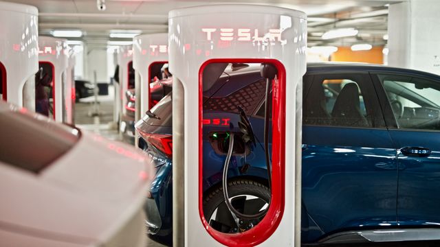 Vi ladet en Cupra Born hos Tesla Supercharger: Mer kronglete og dyrere enn for Tesla-biler