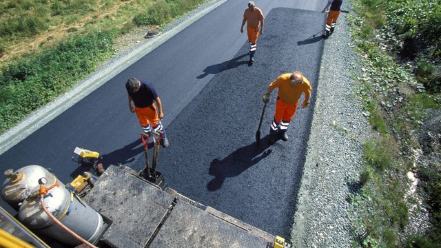 Fire nye asfaltkontrakter for fylkesveiene i Rogaland