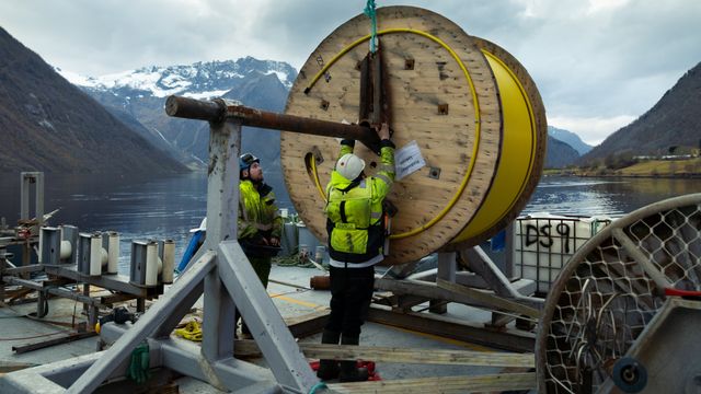 Tussas sjøkabler skal gi redundans på bredbåndet de bygger i Møre og Romsdal