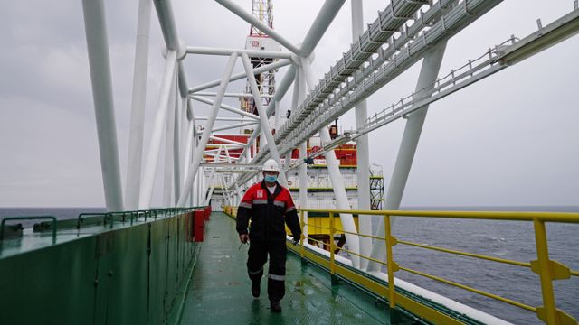Norsk olje og gass suspenderer de russiske selskapene RN Nordic og Lukoil