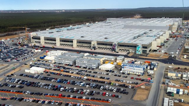Tesla åpner sin første fabrikk i Europa