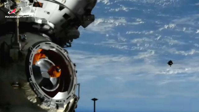 Amerikansk og russiske romfarere reiser sammen tilbake til jorda onsdag