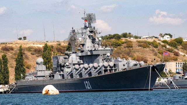 Store skader på russisk flaggskip i Svartehavet