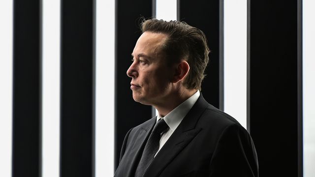 Musks SpaceX sier at selskapet ikke lenger kan betale for satellitterminaler i Ukraina