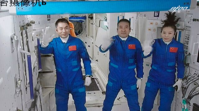 Astronauter tilbake på jorda etter rekordlang romferd