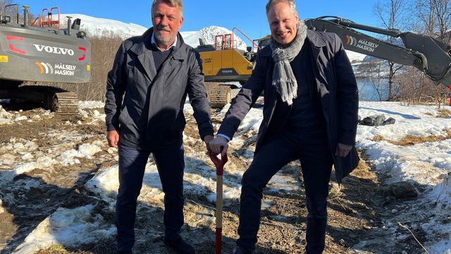 Endelig i gang: Statsråden tok første spadetak for Tromsøs nye innfartsvei