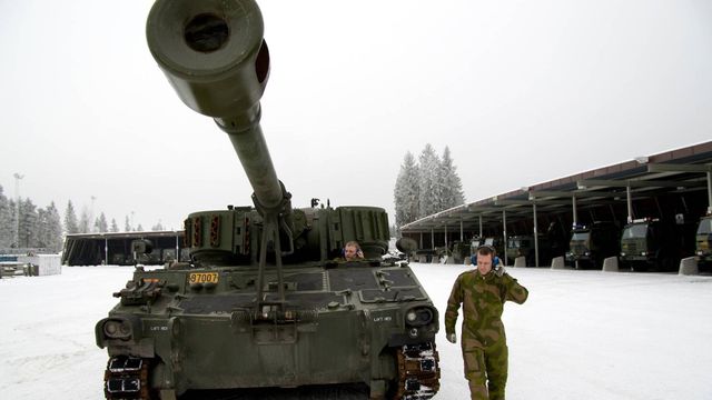 Forsvaret har testskutt gamle artilleriskyts – vil ikke si om de er på vei til Ukraina