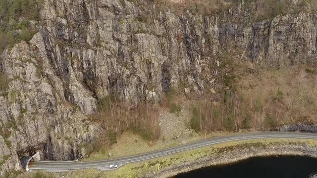 Norsk Bergsikring ligger best an til å få sikre fjell ved E39 ved Flekkefjord