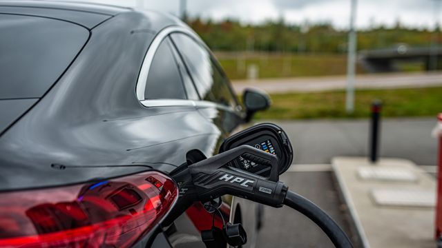 Hver fjerde personbil i Norge er elektrisk
