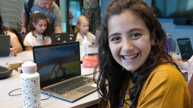 Mener kode-opplæringen i skolen er for dårlig, tilbyr sommerskole i programmering